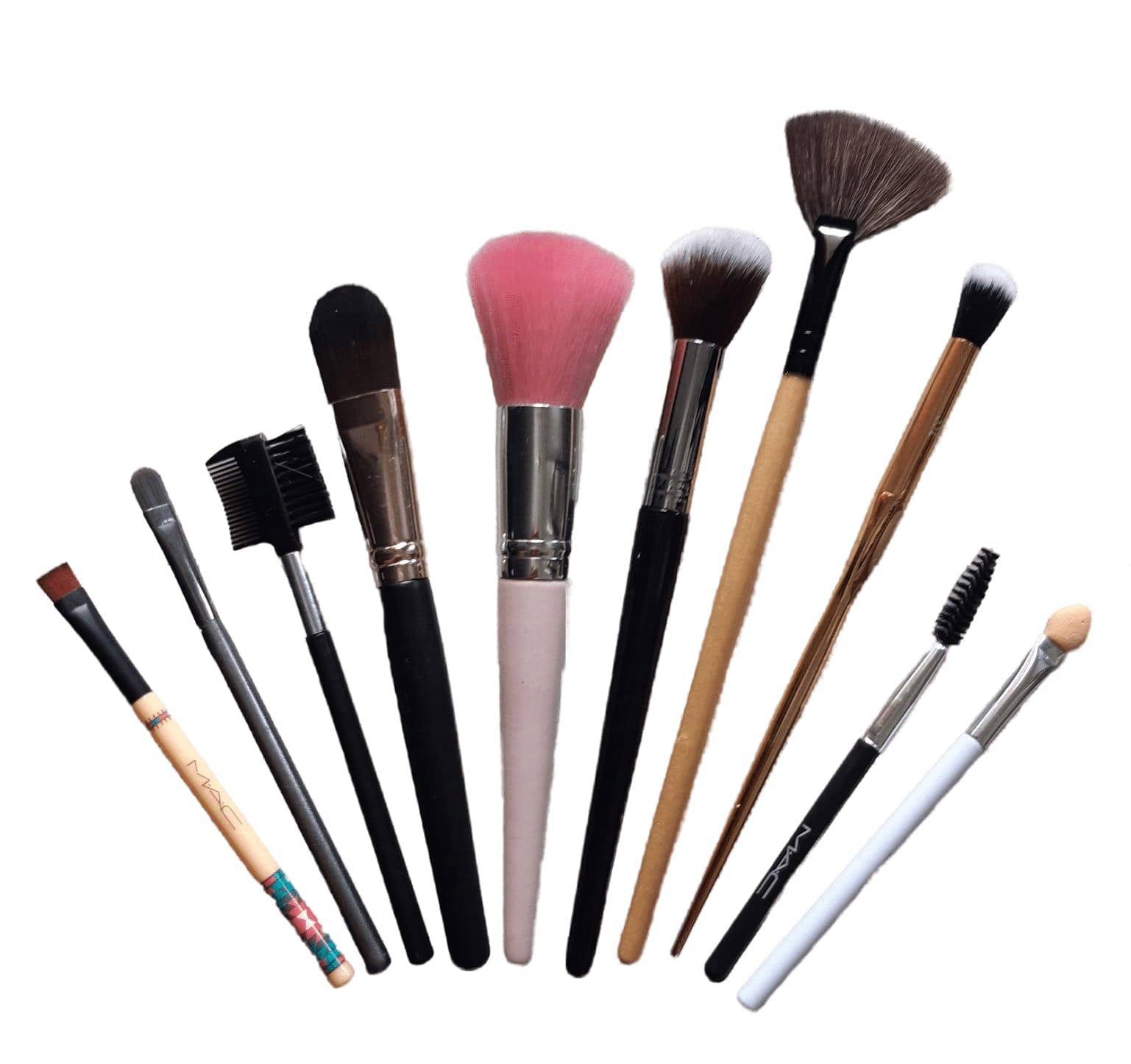 The Complete Face & Eye Brush Collection.Brushstrokes of Beauty: 10-Piece Set